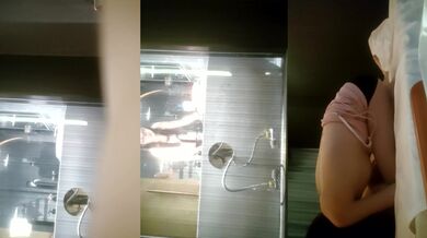 【凯迪拉克】正规足浴店勾搭5位女技师~口爆~毒龙~打飞机 身材都很好 (2)